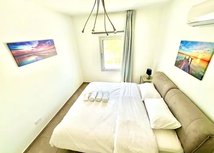 Apartmán Seaside Escape - Charming Sunlit 2br Flat