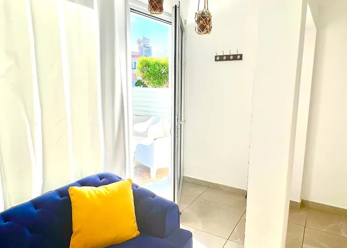 Apartmán Seaside Escape - Charming Sunlit 2br Flat