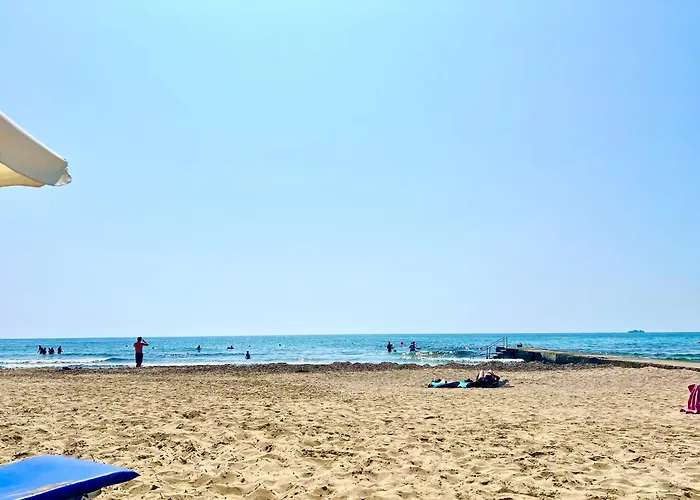 Apartmán Seaside Escape - Charming Sunlit 2br Flat