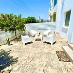 Apartment Seaside Escape - Charming Sunlit 2br Flat Paphos